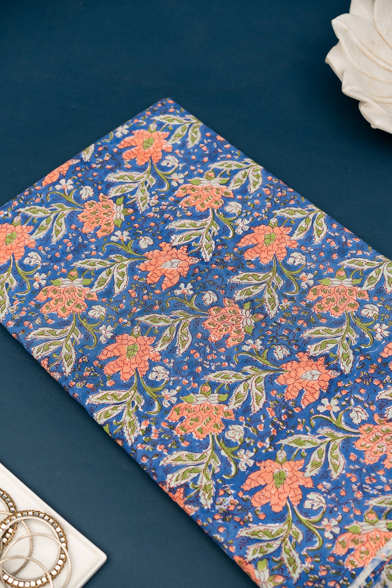 𝗥𝗢𝗬𝗔𝗟 𝗔𝗠𝗕𝗘𝗥 – Unstitched Cotton 60×60 Suit Set with Kota Doria Dupatta (3 Piece Fabric)