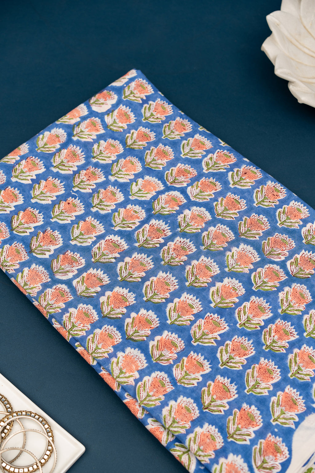 𝗥𝗢𝗬𝗔𝗟 𝗔𝗠𝗕𝗘𝗥 – Unstitched Cotton 60×60 Suit Set with Kota Doria Dupatta (3 Piece Fabric)