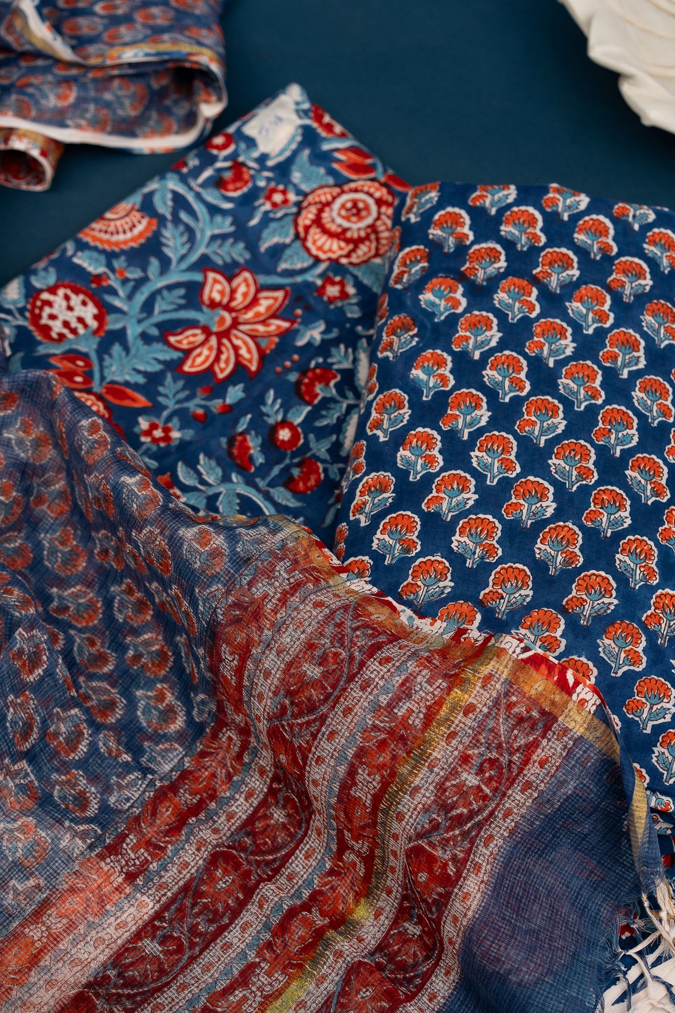 𝗠𝗜𝗗𝗡𝗜𝗚𝗛𝗧 𝗕𝗟𝗨𝗘 - Unstitched Cotton 60×60 Suit Set with Kota Doria Dupatta (3 Piece Fabric)