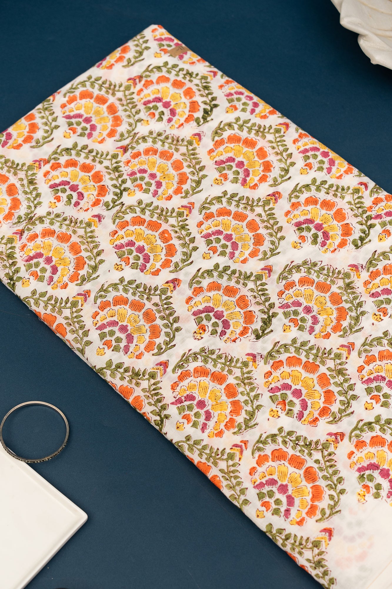 𝗔𝗠𝗘𝗥 𝗚𝗥𝗔𝗖𝗘 - Unstitched Cotton 60×60 Suit Set with Kota Doria Dupatta (3 Piece Fabric)