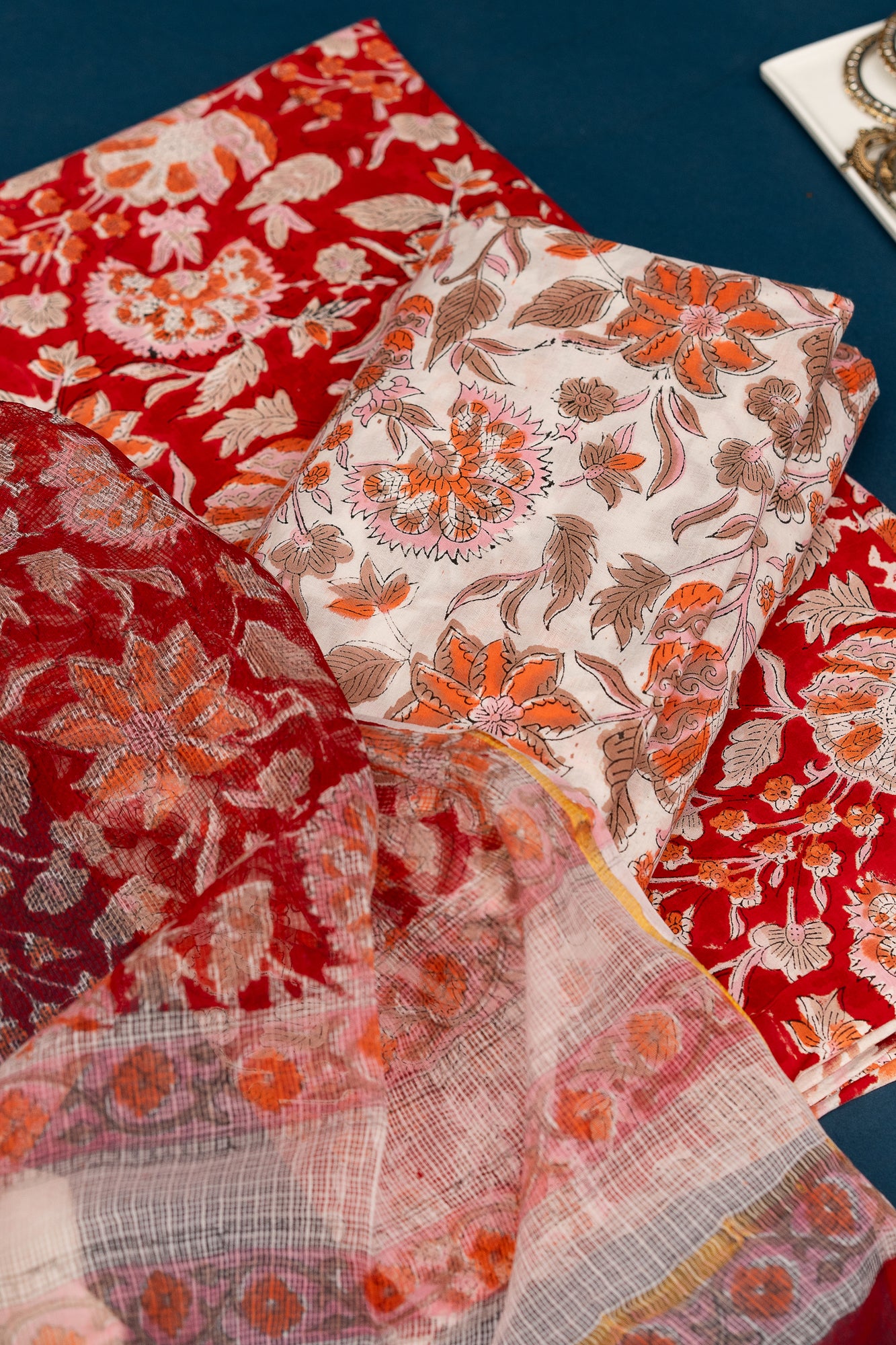 𝗥𝗨𝗕𝗬 𝗥𝗔𝗗𝗜𝗔𝗡𝗖𝗘 - Unstitched Cotton 60×60 Suit Set with Kota Doria Dupatta (3 Piece Fabric)