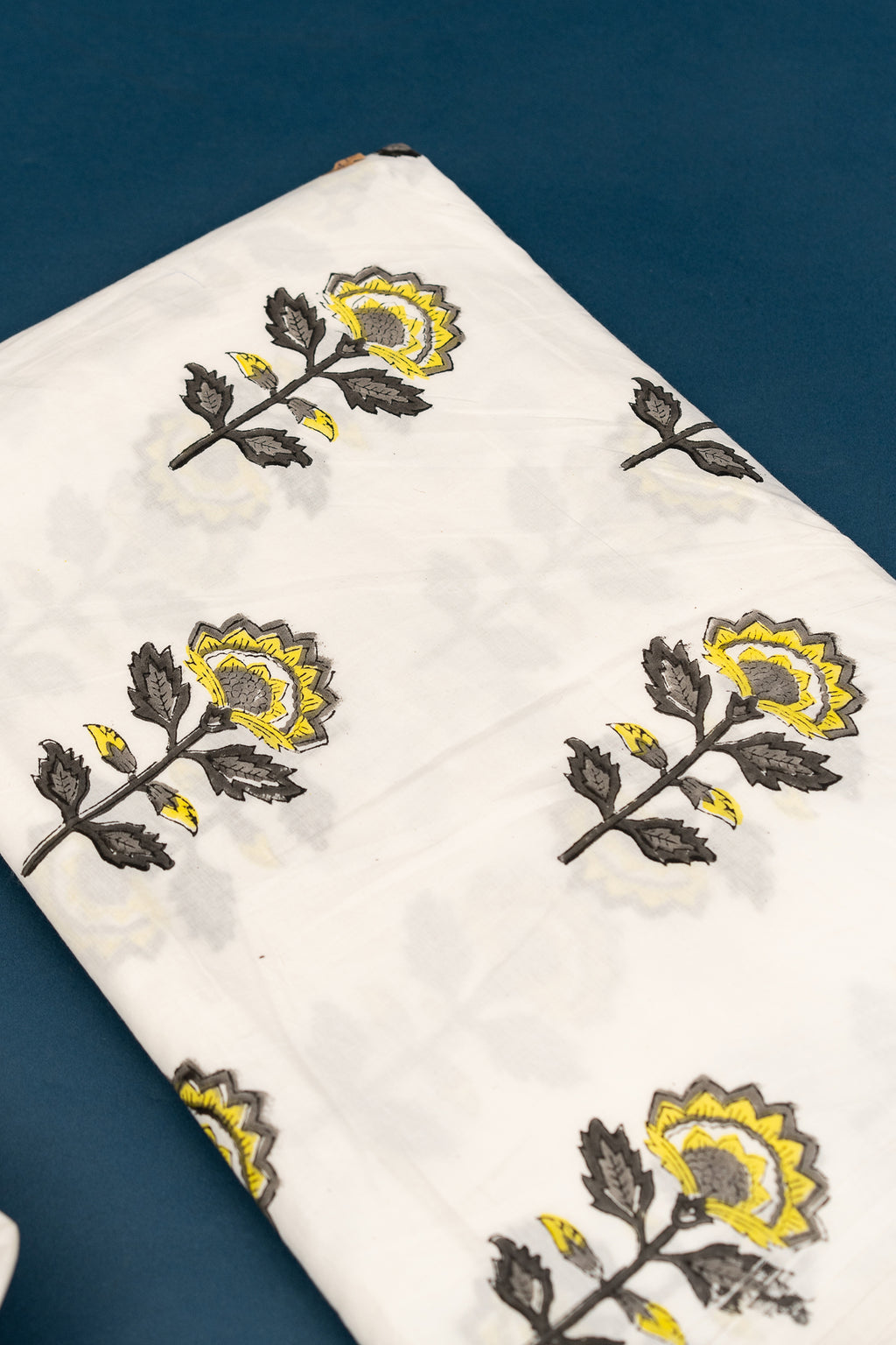 𝗡𝗔𝗥𝗚𝗜𝗦 𝗡𝗢𝗢𝗥 - Unstitched Cotton 60×60 Suit Set with Kota Doria Dupatta (3 Piece Fabric)