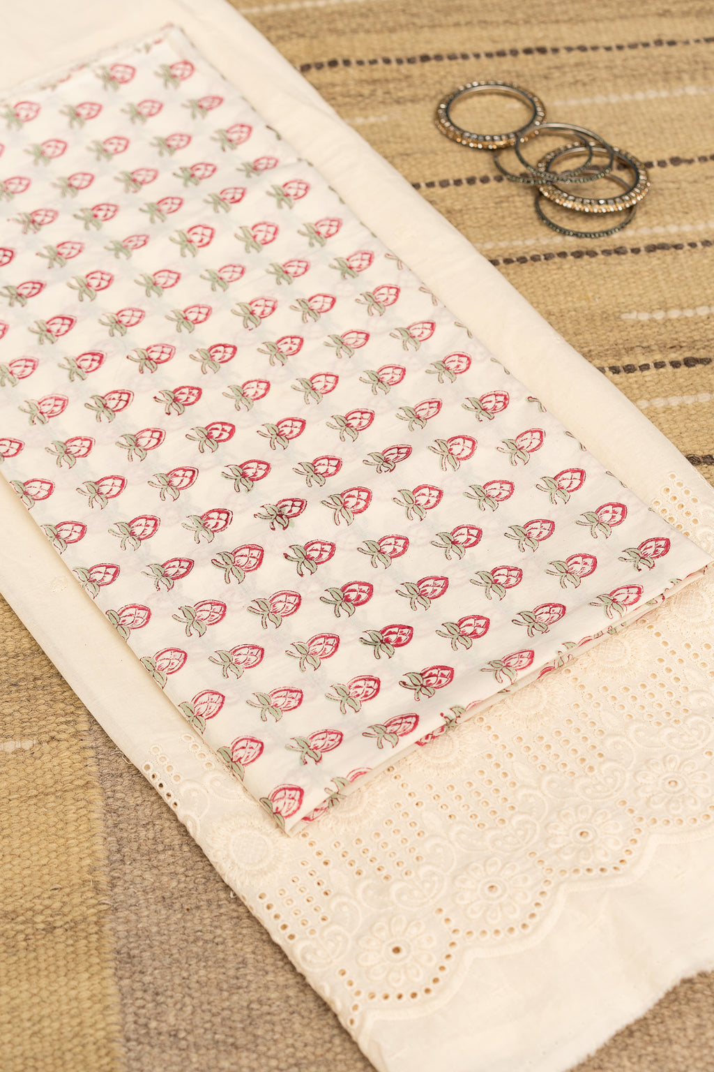 𝗠𝗜𝗡𝗜𝗔𝗧𝗨𝗥𝗘 𝗠𝗔𝗚𝗜𝗖 - Unstitched Cotton 60×60 Suit Set with Kota Doria Dupatta (3 Piece Fabric)