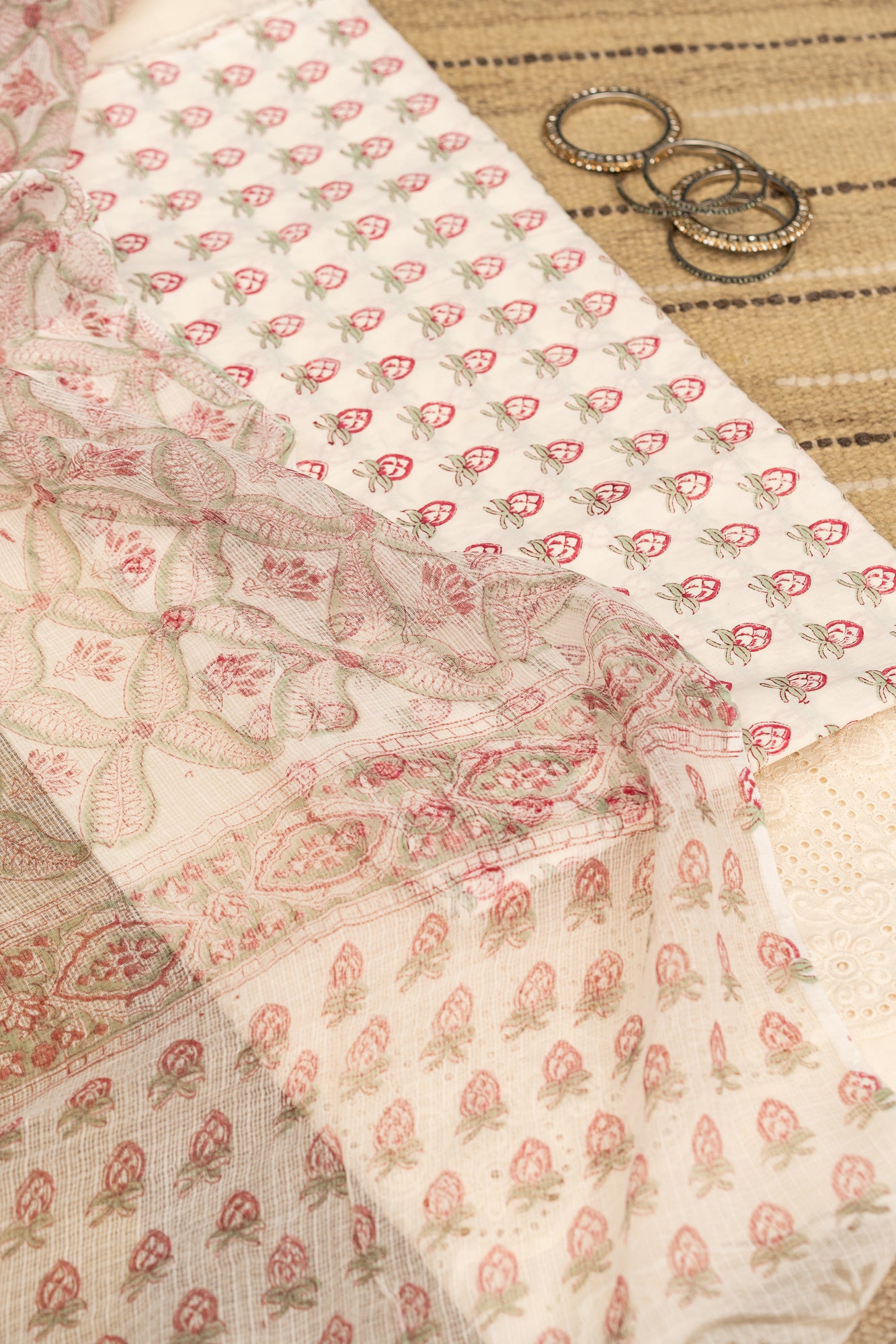 𝗠𝗜𝗡𝗜𝗔𝗧𝗨𝗥𝗘 𝗠𝗔𝗚𝗜𝗖 - Unstitched Cotton 60×60 Suit Set with Kota Doria Dupatta (3 Piece Fabric)