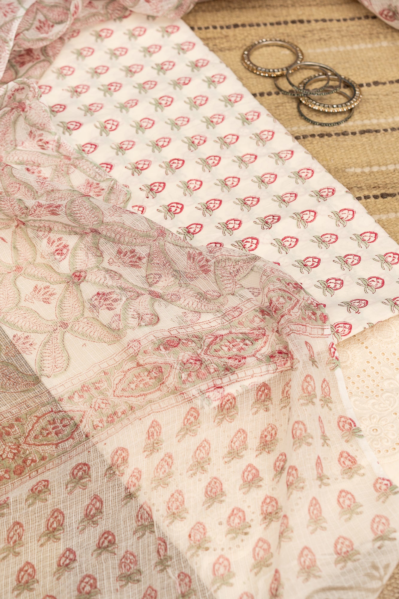 𝗠𝗜𝗡𝗜𝗔𝗧𝗨𝗥𝗘 𝗠𝗔𝗚𝗜𝗖 - Unstitched Cotton 60×60 Suit Set with Kota Doria Dupatta (3 Piece Fabric)