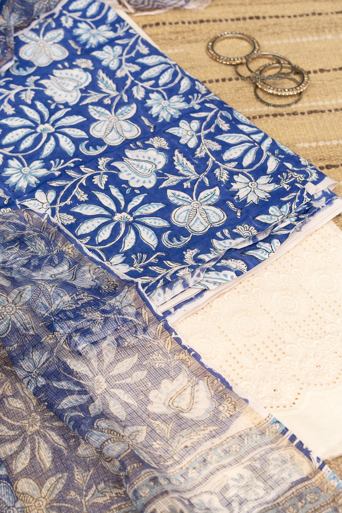 𝗝𝗢𝗗𝗛𝗣𝗨𝗥 𝗕𝗟𝗨𝗘 - Unstitched Cotton 60×60 Suit Set with Kota Doria Dupatta (3 Piece Fabric)