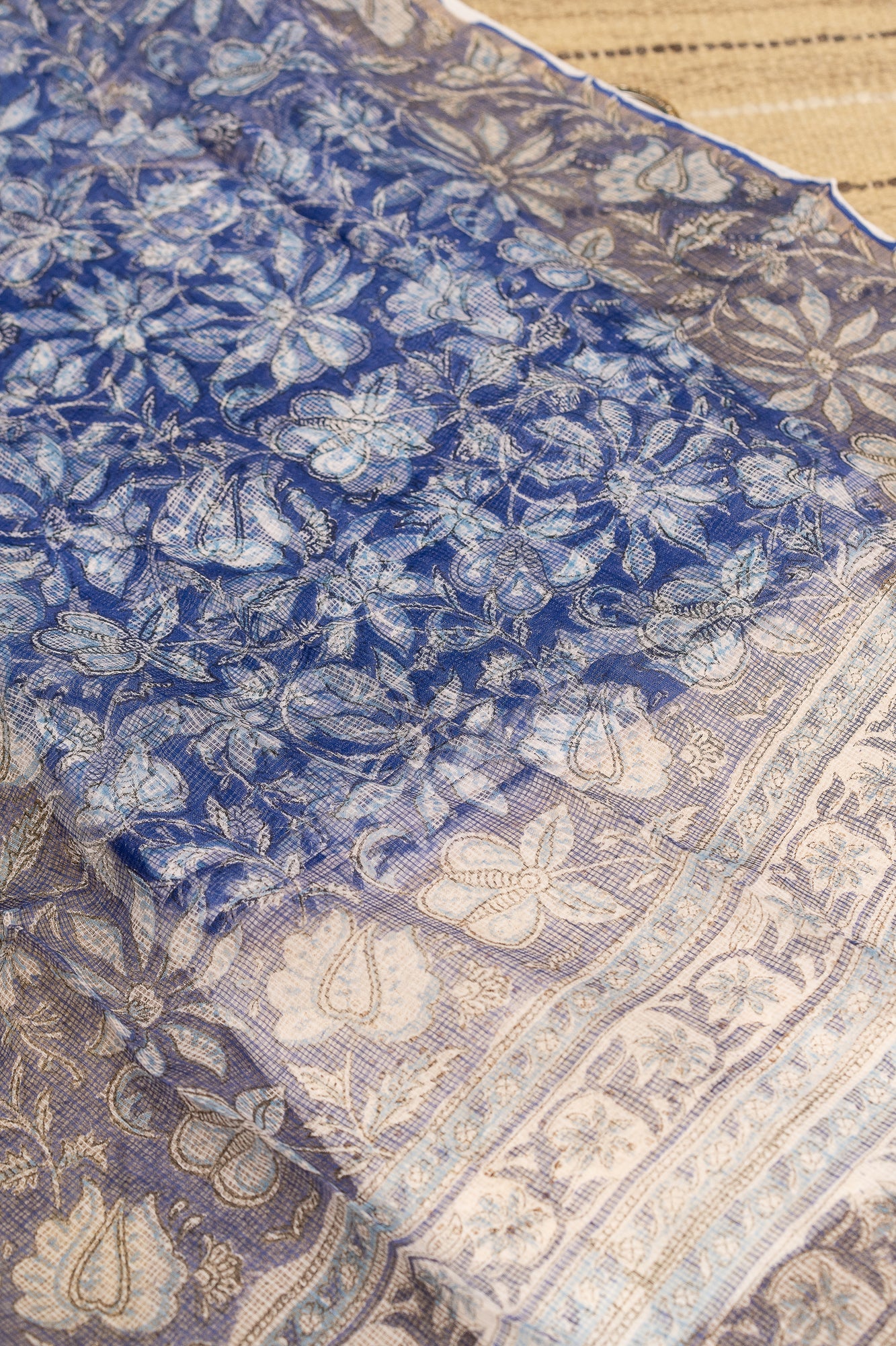 𝗝𝗢𝗗𝗛𝗣𝗨𝗥 𝗕𝗟𝗨𝗘 - Unstitched Cotton 60×60 Suit Set with Kota Doria Dupatta (3 Piece Fabric)