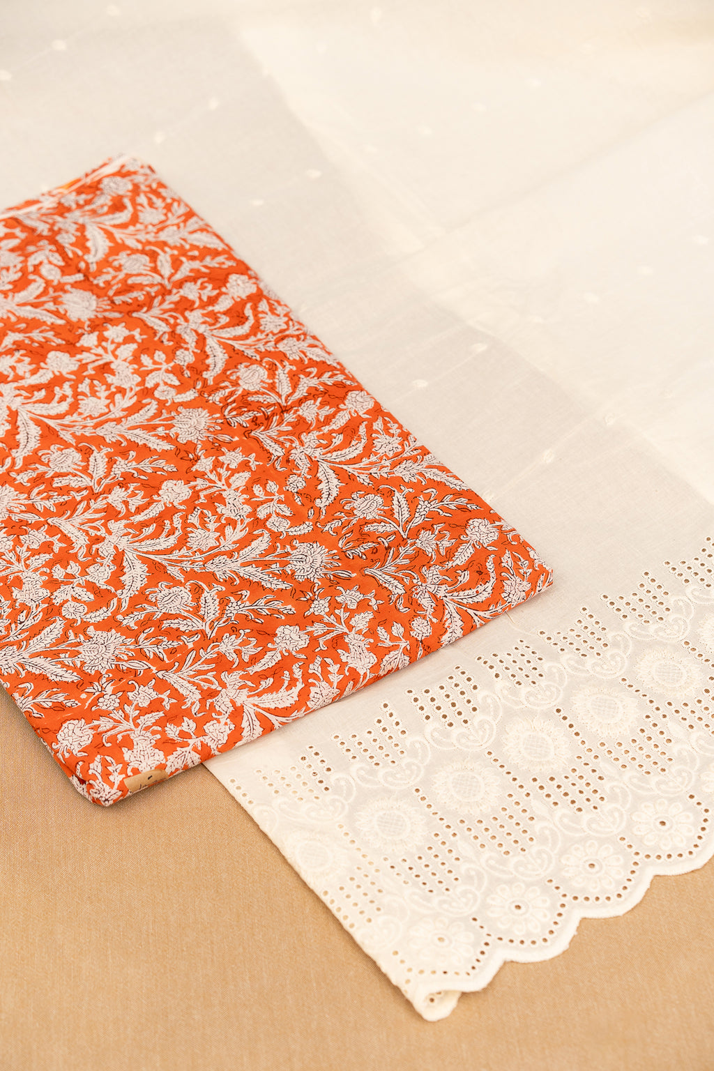 𝗖𝗜𝗧𝗥𝗜𝗡𝗘 𝗦𝗨𝗡 - Unstitched Cotton 60×60 Suit Set with Kota Doria Dupatta (3 Piece Fabric)