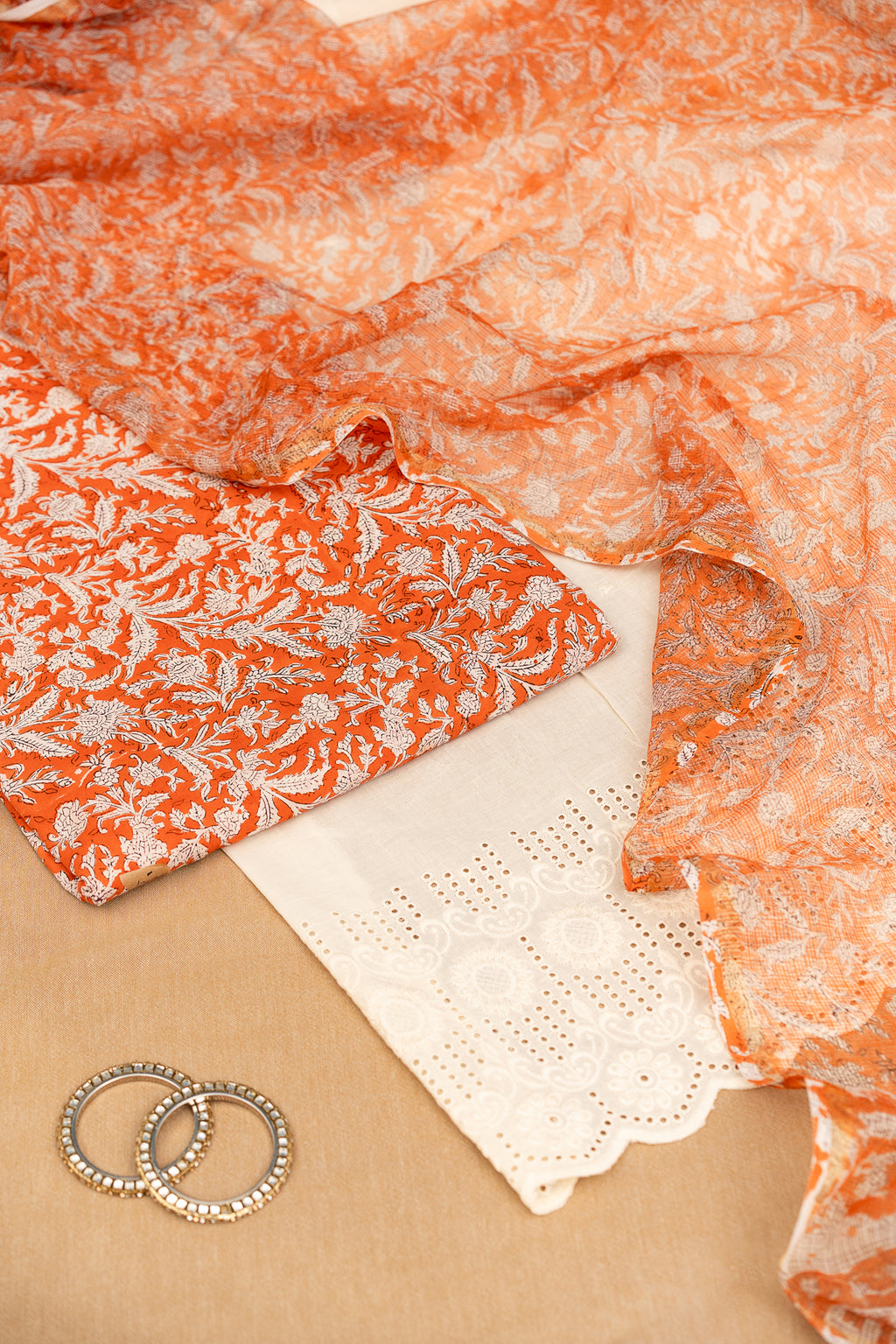 𝗖𝗜𝗧𝗥𝗜𝗡𝗘 𝗦𝗨𝗡 - Unstitched Cotton 60×60 Suit Set with Kota Doria Dupatta (3 Piece Fabric)