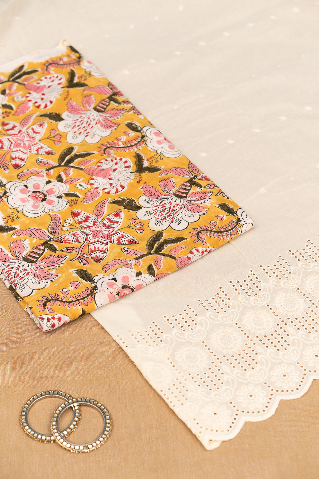 𝗗𝗔𝗪𝗡 𝗕𝗟𝗨𝗦𝗛 - Unstitched Cotton 60×60 Suit Set with Kota Doria Dupatta (3 Piece Fabric)