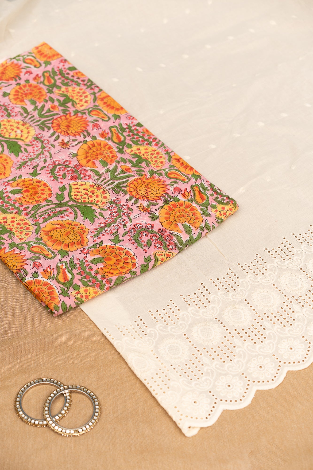 𝗠𝗔𝗥𝗜𝗚𝗢𝗟𝗗 𝗠𝗔𝗚𝗜𝗖 - Unstitched Cotton 60×60 Suit Set with Kota Doria Dupatta (3 Piece Fabric)