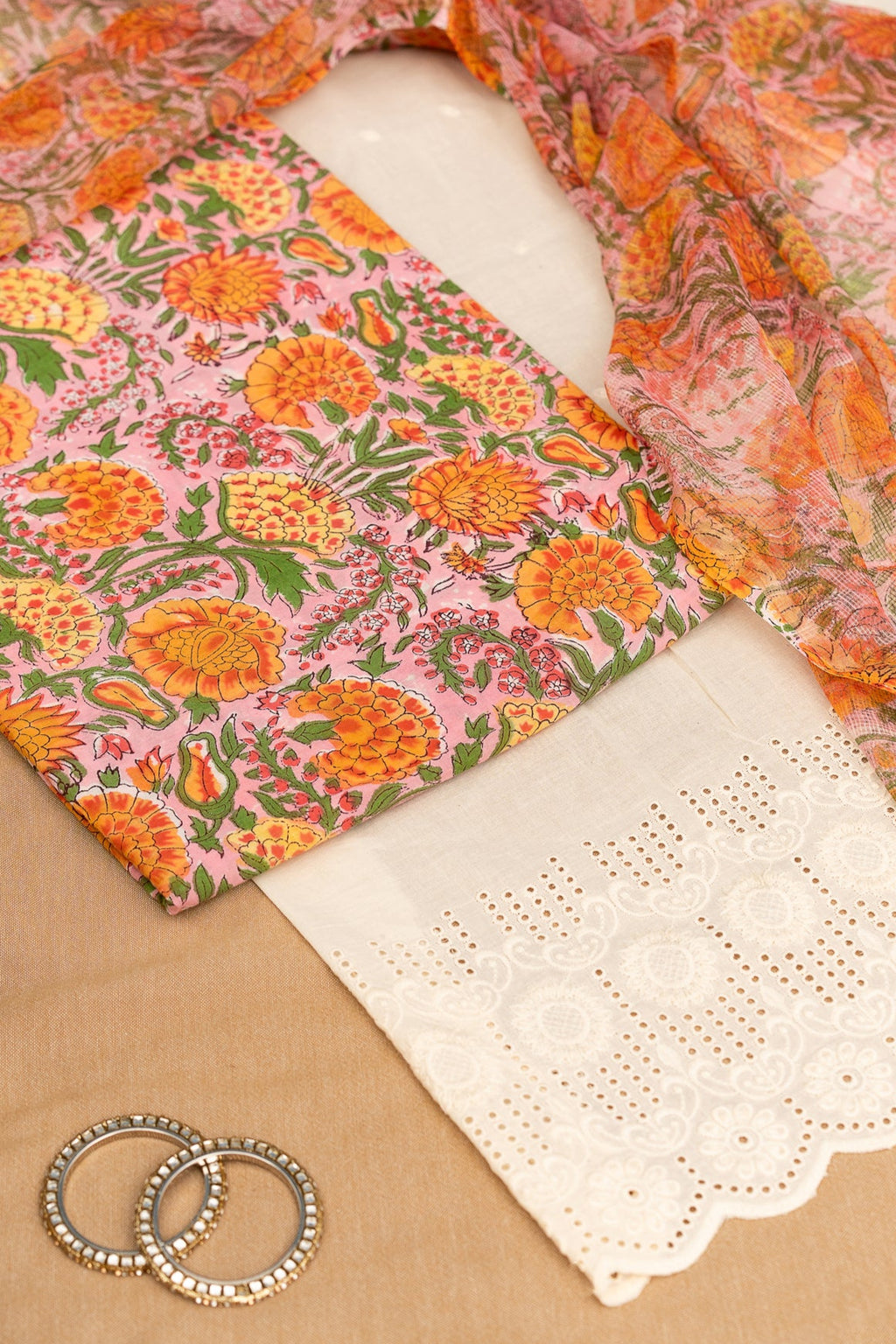 𝗠𝗔𝗥𝗜𝗚𝗢𝗟𝗗 𝗠𝗔𝗚𝗜𝗖 - Unstitched Cotton 60×60 Suit Set with Kota Doria Dupatta (3 Piece Fabric)