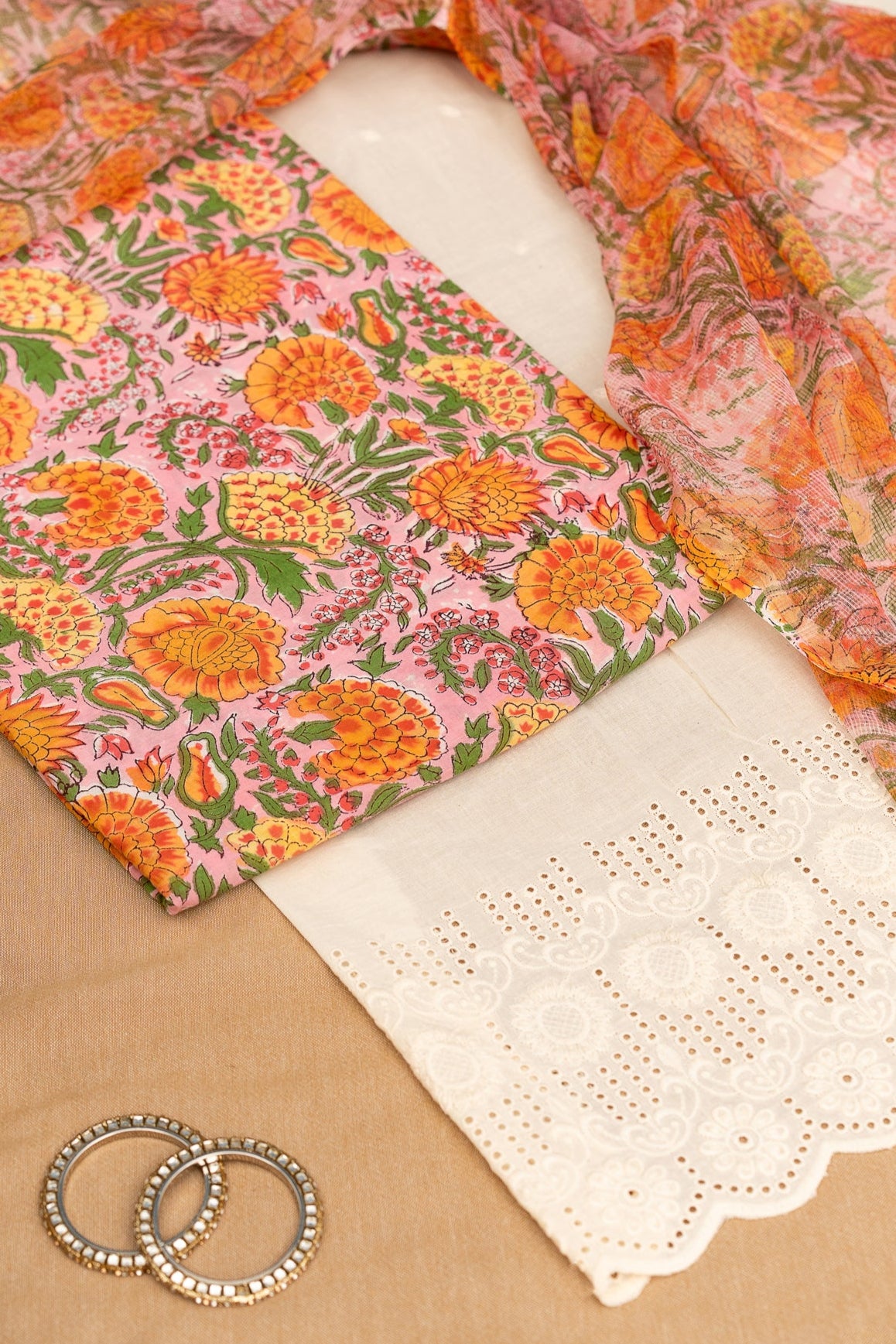 𝗠𝗔𝗥𝗜𝗚𝗢𝗟𝗗 𝗠𝗔𝗚𝗜𝗖 - Unstitched Cotton 60×60 Suit Set with Kota Doria Dupatta (3 Piece Fabric)