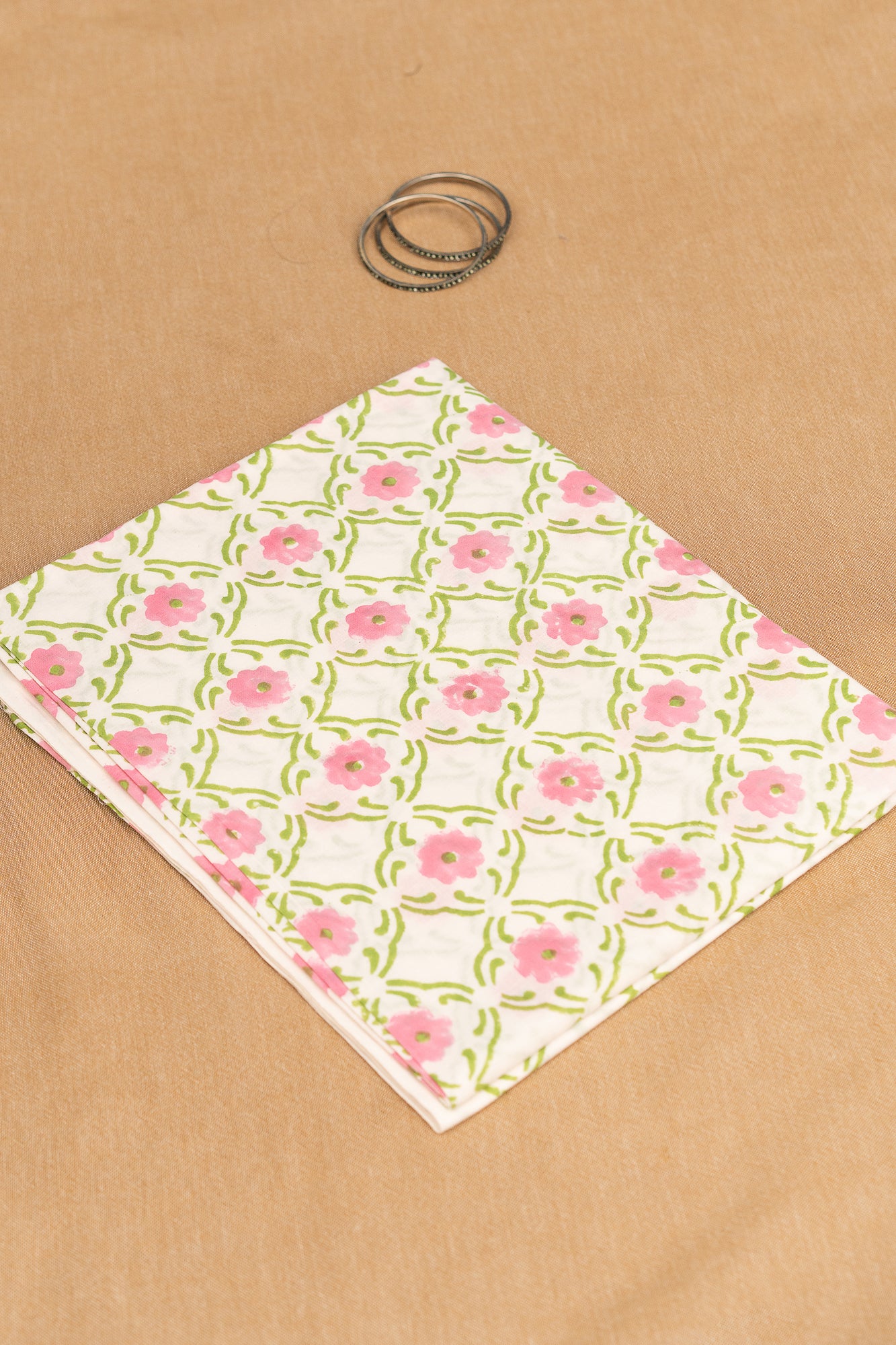 𝗠𝗔𝗛𝗔𝗥𝗔𝗡𝗜 𝗩𝗘𝗜𝗟 - Unstitched Cotton 60×60 Suit Set with Kota Doria Dupatta (3 Piece Fabric)