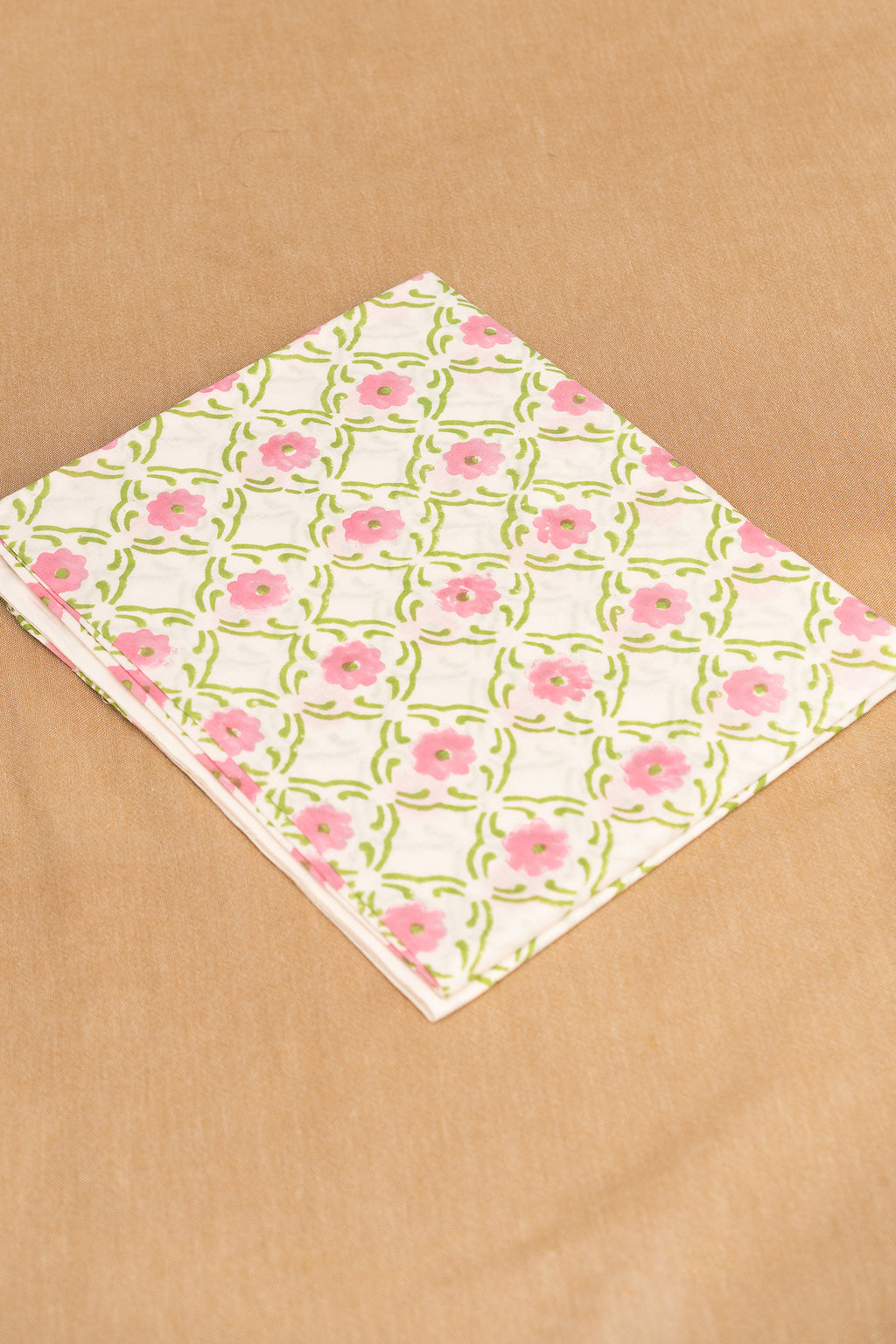 𝗠𝗔𝗛𝗔𝗥𝗔𝗡𝗜 𝗩𝗘𝗜𝗟 - Unstitched Cotton 60×60 Suit Set with Kota Doria Dupatta (3 Piece Fabric)