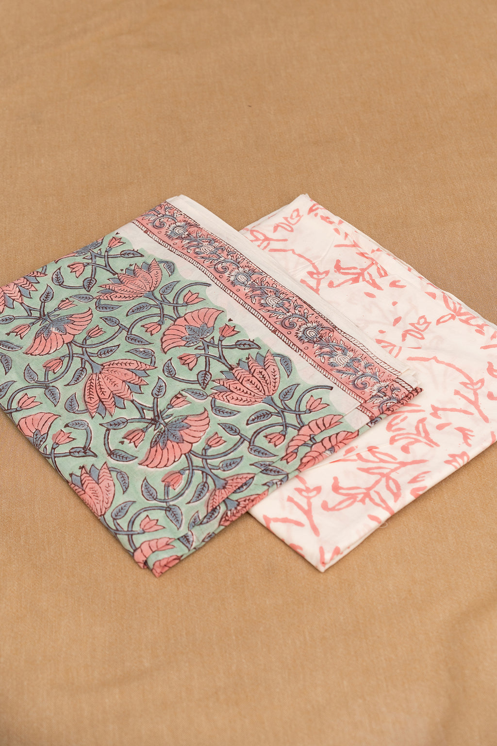 𝗟𝗢𝗧𝗨𝗦 𝗝𝗔𝗔𝗟 - Unstitched Cotton 60×60 Suit Set with Kota Doria Dupatta (3 Piece Fabric)