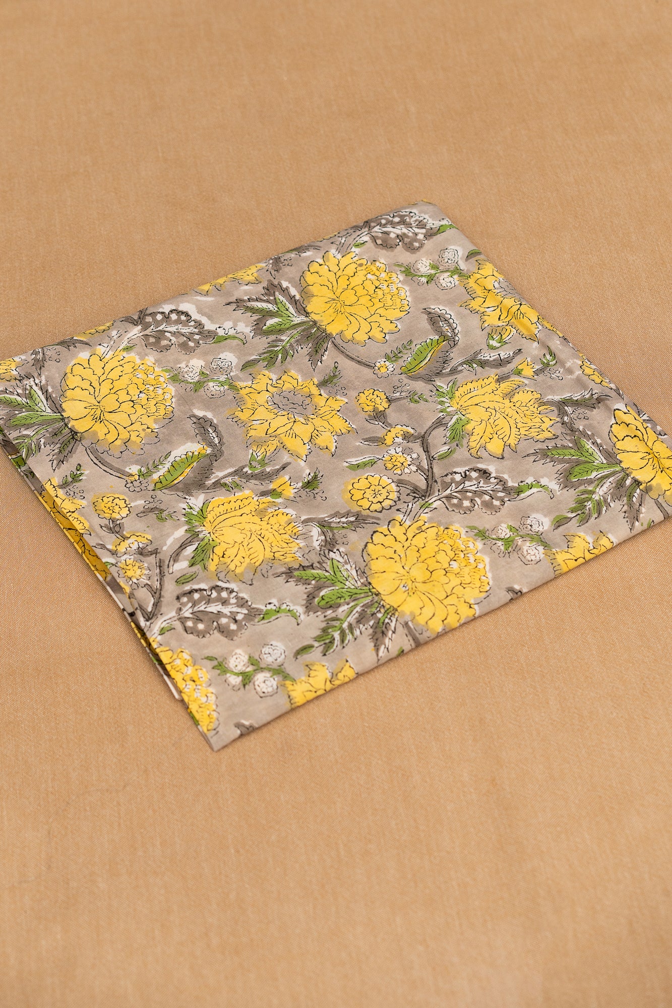 𝗬𝗘𝗟𝗟𝗢𝗪 𝗕𝗟𝗢𝗦𝗦𝗢𝗠 - Unstitched Cotton 60×60 Suit Set with Kota Doria Dupatta (3 Piece Fabric)