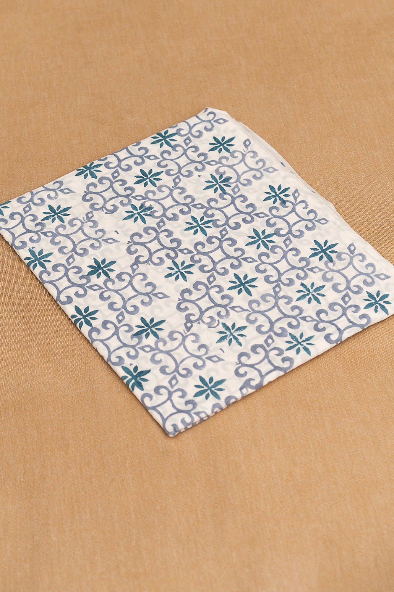 𝗠𝗢𝗢𝗡𝗟𝗜𝗧 𝗧𝗥𝗔𝗜𝗟𝗦 - Unstitched Cotton 60×60 Suit Set with Kota Doria Dupatta (3 Piece Fabric)