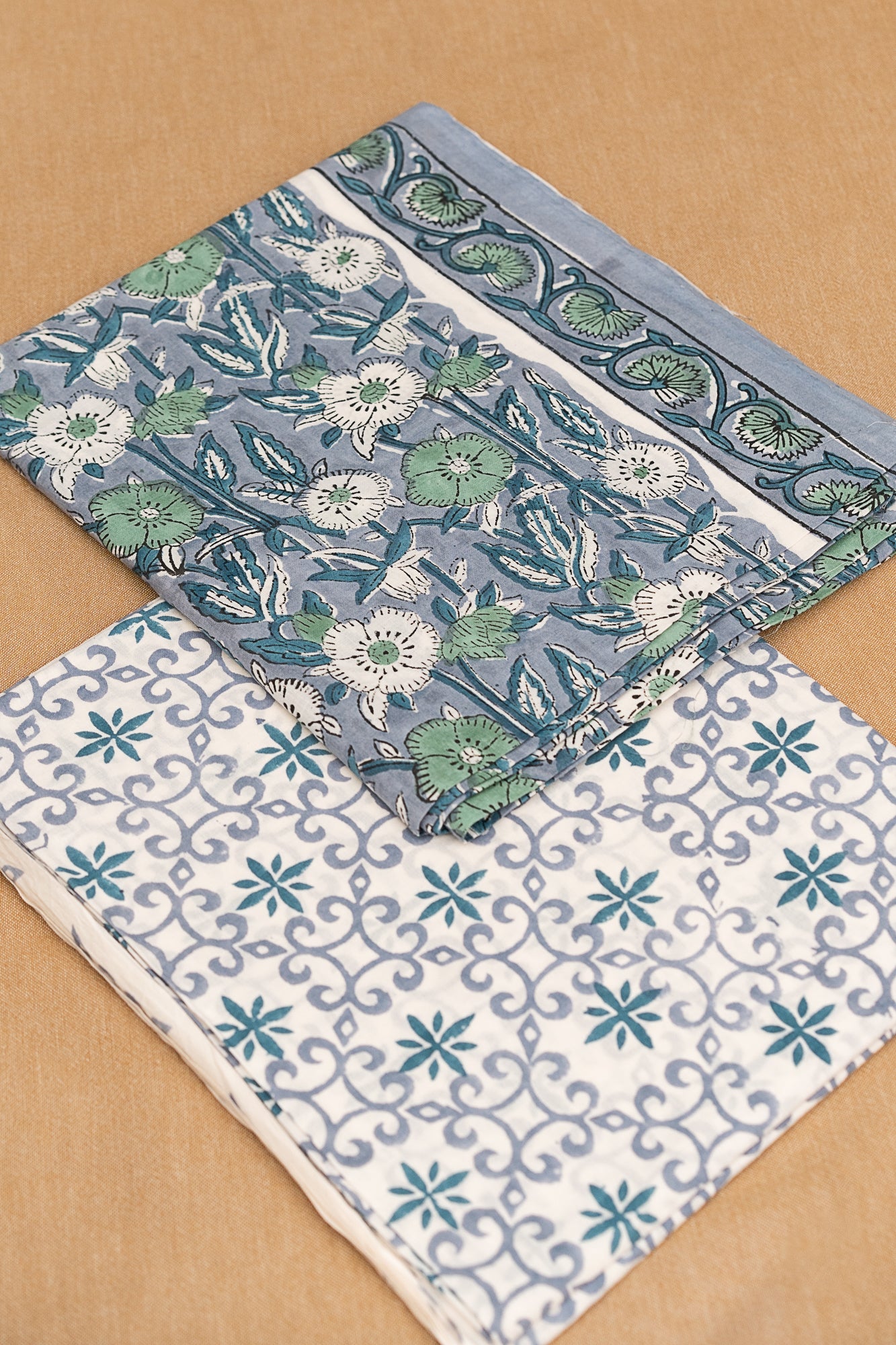 𝗠𝗢𝗢𝗡𝗟𝗜𝗧 𝗧𝗥𝗔𝗜𝗟𝗦 - Unstitched Cotton 60×60 Suit Set with Kota Doria Dupatta (3 Piece Fabric)