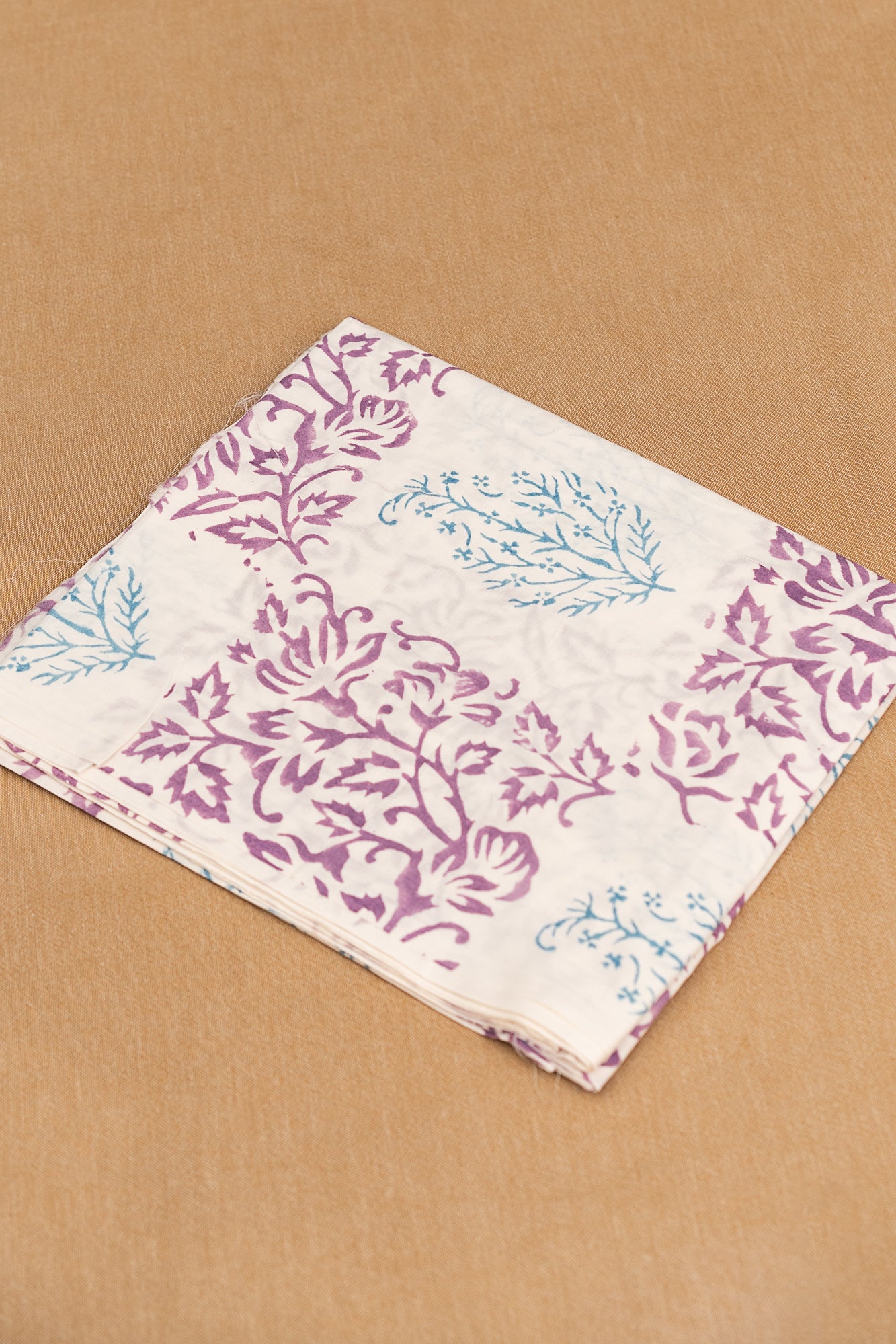 𝗠𝗔𝗚𝗘𝗦𝗧𝗜𝗖 𝗣𝗨𝗥𝗣𝗟𝗘 - Unstitched Cotton 60×60 Suit Set with Kota Doria Dupatta (3 Piece Fabric)