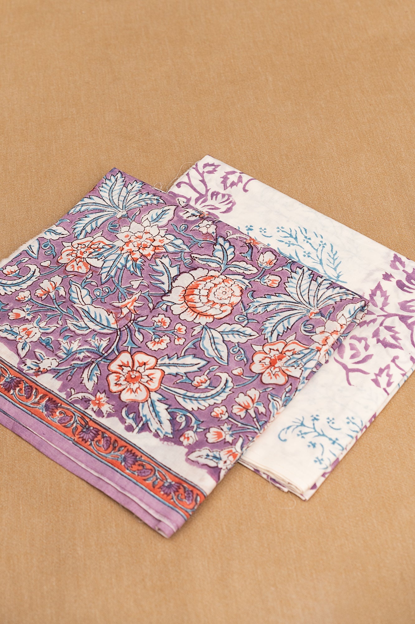 𝗠𝗔𝗚𝗘𝗦𝗧𝗜𝗖 𝗣𝗨𝗥𝗣𝗟𝗘 - Unstitched Cotton 60×60 Suit Set with Kota Doria Dupatta (3 Piece Fabric)