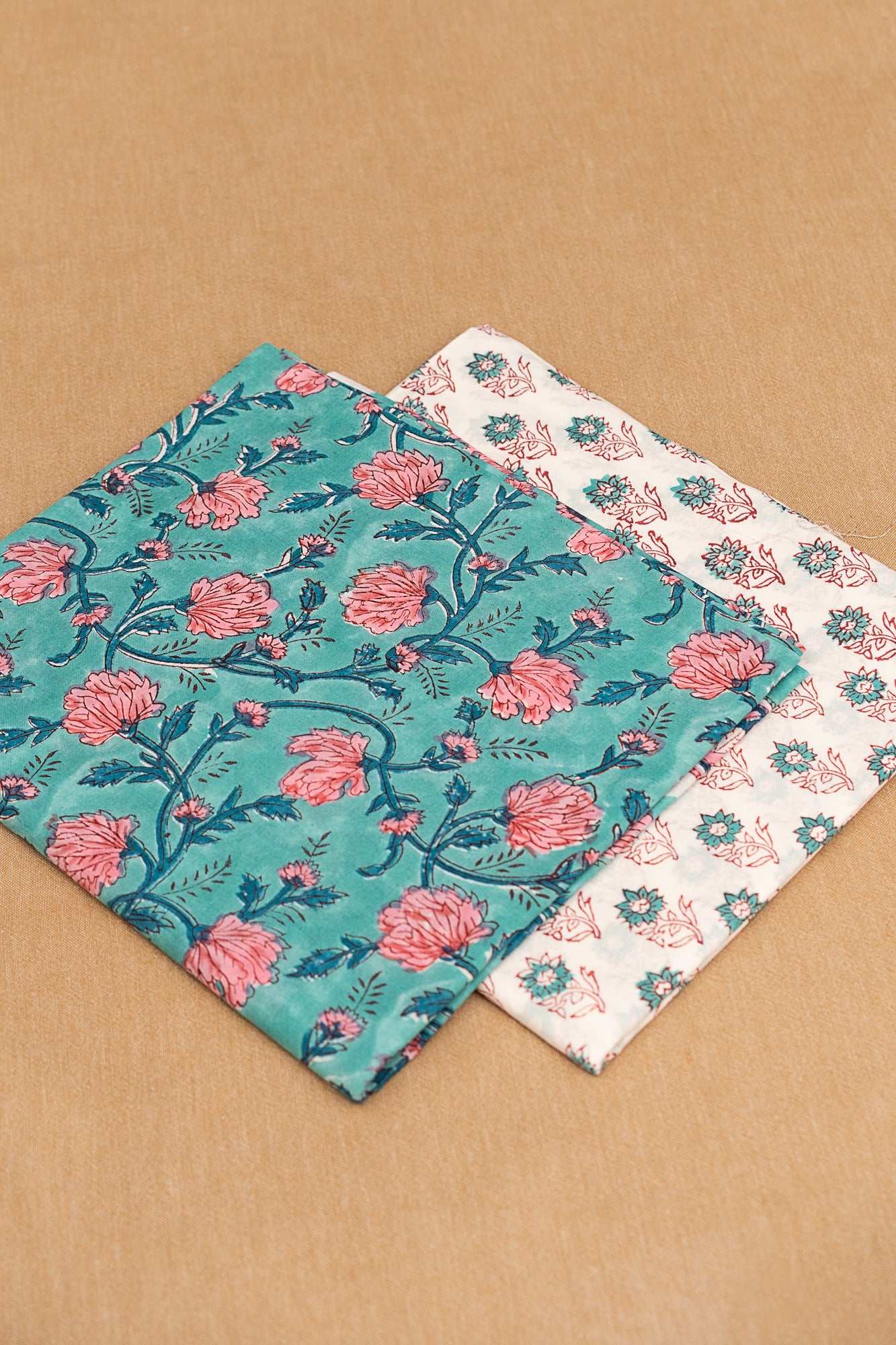 𝗙𝗜𝗥𝗢𝗭𝗜 𝗠𝗨𝗦𝗘 - Unstitched Cotton 60×60 Suit Set with Kota Doria Dupatta (3 Piece Fabric)