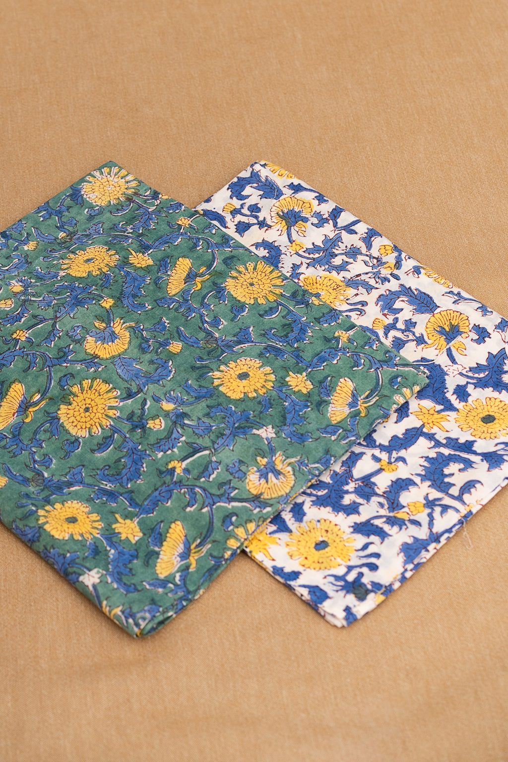 𝗦𝗨𝗡𝗟𝗜𝗧 𝗕𝗟𝗜𝗦𝗦 - Unstitched Cotton 60×60 Suit Set with Kota Doria Dupatta (3 Piece Fabric)