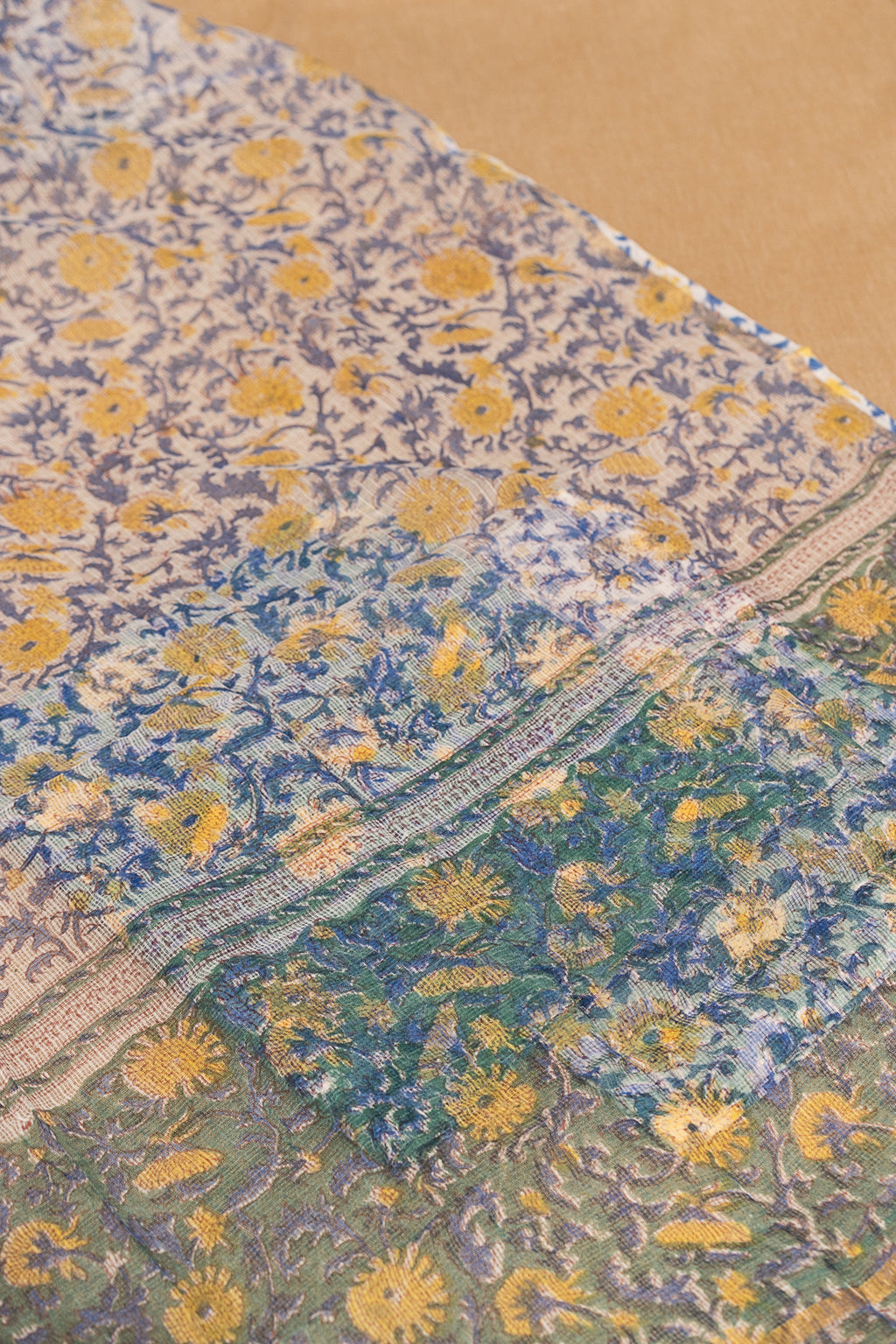 𝗦𝗨𝗡𝗟𝗜𝗧 𝗕𝗟𝗜𝗦𝗦 - Unstitched Cotton 60×60 Suit Set with Kota Doria Dupatta (3 Piece Fabric)