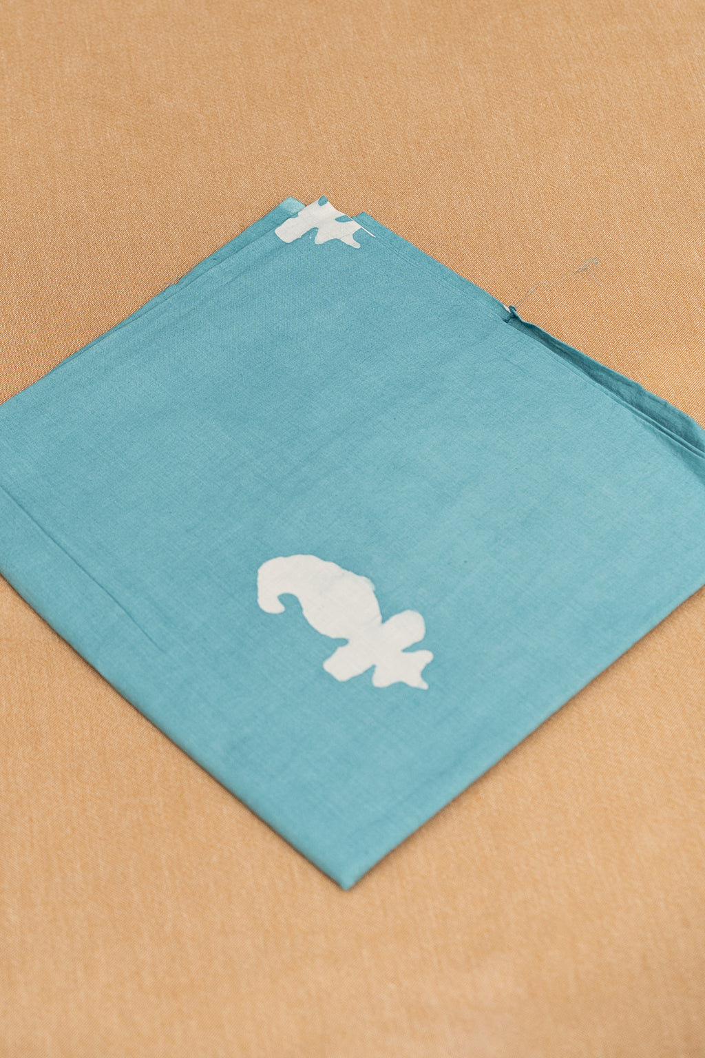 𝗢𝗖𝗘𝗔𝗡 𝗪𝗔𝗩𝗘 - Unstitched Cotton 60×60 Suit Set with Kota Doria Dupatta (3 Piece Fabric)