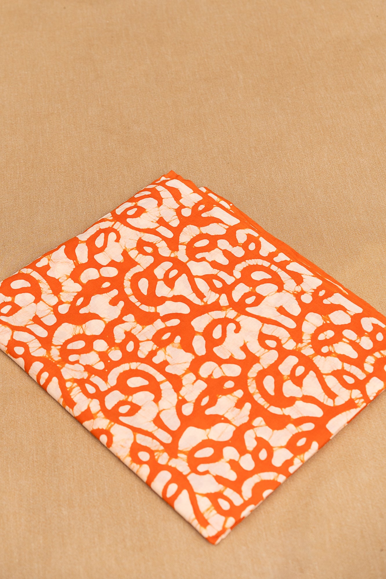 𝗣𝗔𝗧𝗢𝗟𝗔 𝗣𝗢𝗘𝗧𝗥𝗬 - Unstitched Cotton 60×60 Suit Set with Kota Doria Dupatta (3 Piece Fabric)