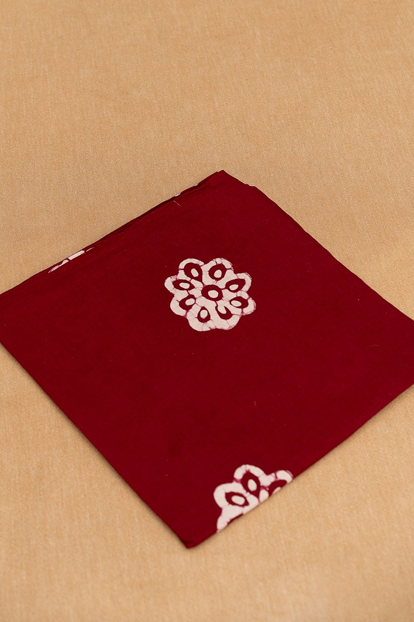 𝗣𝗔𝗧𝗢𝗟𝗔 𝗣𝗢𝗘𝗧𝗥𝗬 - Unstitched Cotton 60×60 Suit Set with Kota Doria Dupatta (3 Piece Fabric)