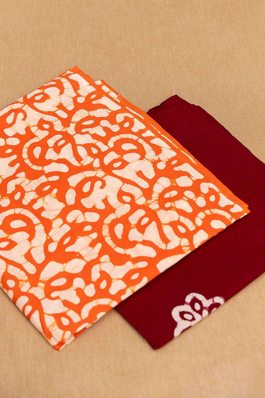 𝗣𝗔𝗧𝗢𝗟𝗔 𝗣𝗢𝗘𝗧𝗥𝗬 - Unstitched Cotton 60×60 Suit Set with Kota Doria Dupatta (3 Piece Fabric)