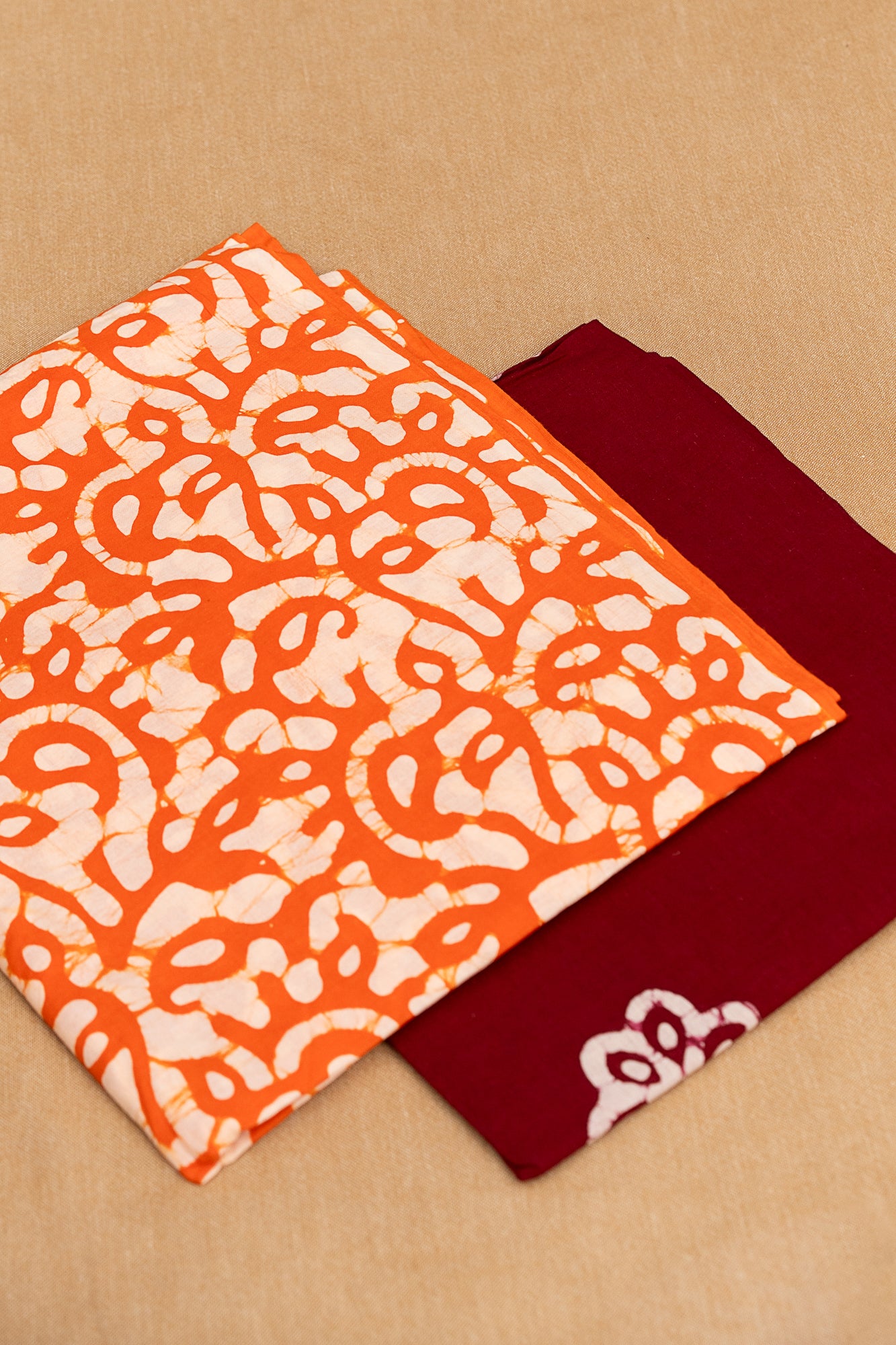 𝗣𝗔𝗧𝗢𝗟𝗔 𝗣𝗢𝗘𝗧𝗥𝗬 - Unstitched Cotton 60×60 Suit Set with Kota Doria Dupatta (3 Piece Fabric)